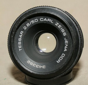  CARL ZEISS JENA TESSAR 2.8/50 LENS M42 MOUNT - READ