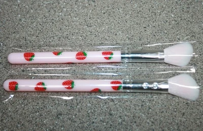 2 x 🍓 Cepillo de rubor SLMISSGLAM S02 - Cepillo de colorete y contorno para niña fresa Foto 1 de 2