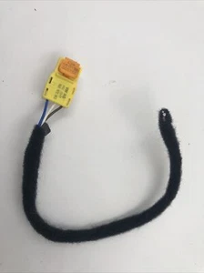 VW AUDI SEAT SKODA WIRING LOOM CONNECTOR PLUG SOCKET REPAIR 8W1972563 - Picture 1 of 2