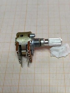 Potentiomètre Pot Potentiometer 2 x 50 KB ohm axe 6 POINT MILIEU BALANCE P.N101 - Foto 1 di 5