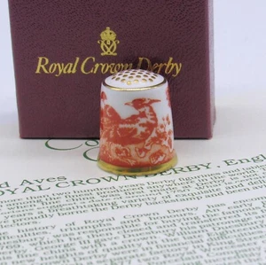 THIMBLE COLLECTORS CLUB, RED AVES BY ROYAL CROWN DERBY, ENGLAND, BOXED WITH COA - Picture 1 of 6