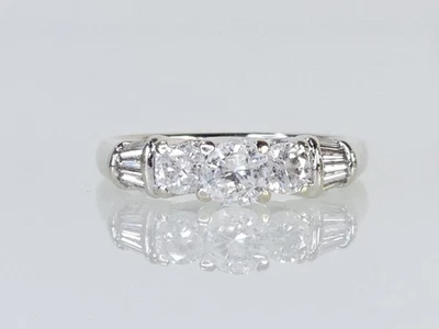 Anillo de compromiso redondo de diamantes de oro blanco de 14K APX 1 2/3 CTW talla 7,25 (AM1091126) Foto 1 de 4