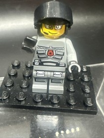 Lego Officer 1 Minifigure 5969 5980 sp094 Space Police
