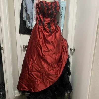 Vestido de novia/o incluso crecido Foto 1 de 3