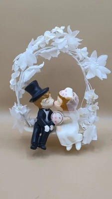 Lindo adorno de pastel de boda vintage Foto 1 de 4