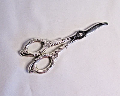 Vintage Sterling Silver Handle Ornate Grape Scissors Shears Made In ITALY - Image 1 of 4