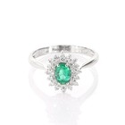 Anello Rosetta in Oro Bianco con Diamanti e Smeraldo Davite & Delucchi - AA03...