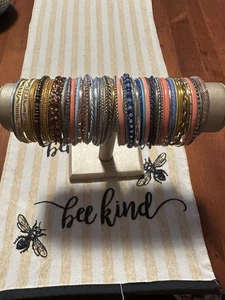 bangle bracelet lot, 64 - Picture 1 of 4