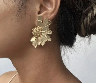 Pendientes Flor Zara Chapado en Oro Tachuela Margarita Medio Gran Tamaño Declaración Foto 1 de 4
