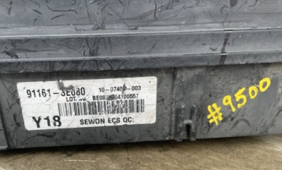 Unidad de relé de caja de fusibles OEM #91161-3E080 para Kia Sorento 2007-2008 Foto 1 de 2
