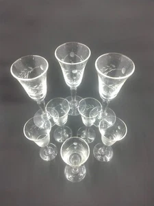 Vintage geätzte Weinreben Design Cordials Wein-/Schnapsgläser - 8er Set - Bild 1 von 8