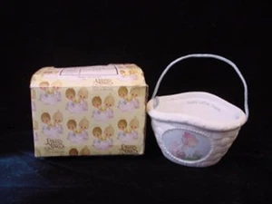 Cesta de Pascua de porcelana Enesco Precious Moments 1994 con caja # 18180 - Imagen 1 de 5