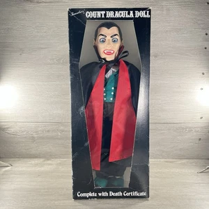 Muñeca de colección Traveler's Conde Drácula con certificado de defunción 1985 - Imagen 1 de 9