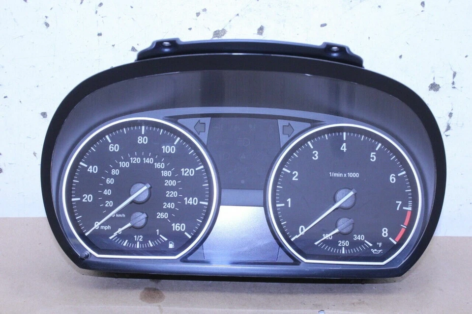 Cuadro de instrumentos velocímetro BMW 135i Speedo 2008-2013 OEM usado Foto 1 de 4