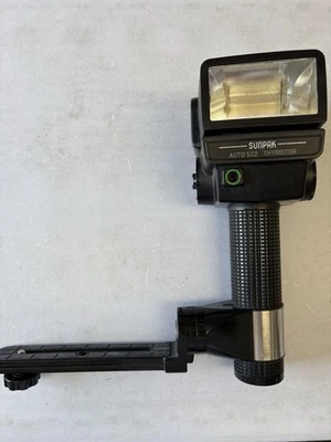 Sunpak Auto 522 Thyristor Handle Mount Flash with bracket - Image 1 of 4
