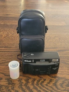 Nikon One Touch 200 35mm fotocamera punta e scatta pellicola Giappone - testata e funzionante  - Foto 1 di 10