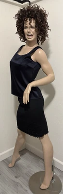 ST. JOHN KNITS WOMEN'S TRIACETATE/POLY DARKEST BLUE CAVIAR SLEEVELESS TOP  S NEW - Image 1 of 4