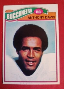 1977 Topps ANTHONY DAVIS ROOKIE Football card # 96 Tampa Bay Buccaneers NEAR-MNT - Picture 1 of 2