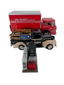 ERTL Ford Motor Company C-800 Weil McLain Company Pickup Box Truck Scale 1/34 - Picture 1 of 21