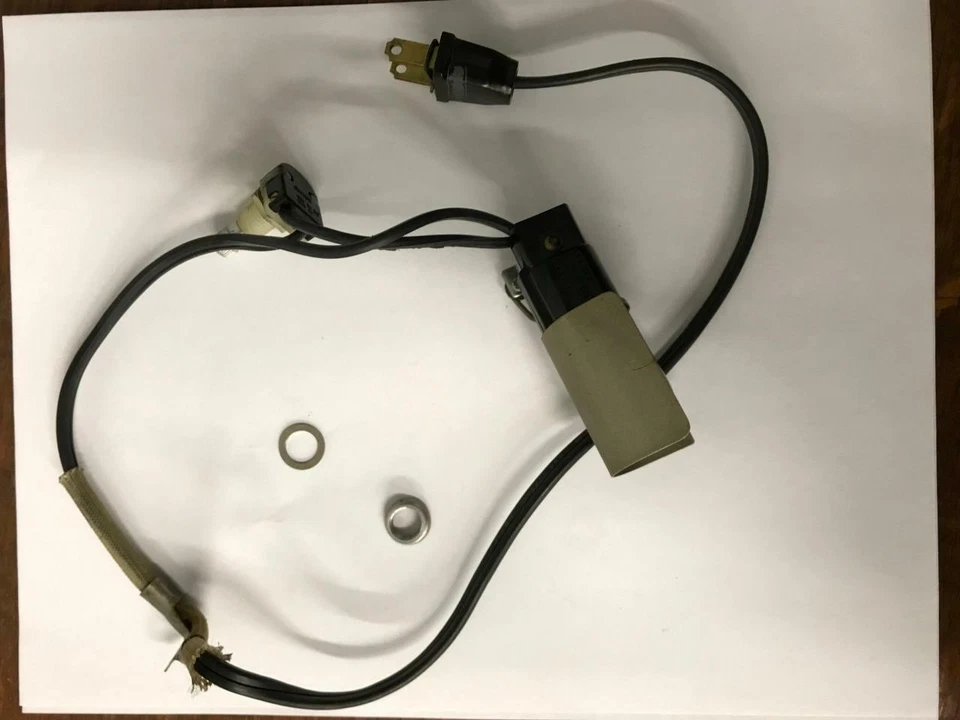 Montgomery Wards UHT J252C (1950's eary 1960's) Light and Switch (*CI*) - Image 1 of 1