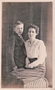 STUDIO PHOTO RPPC 1918 Aunt Georgia & Churchill to Bloud Lady and Boy - Picture 1 of 2