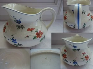 ANCIEN BROC PICHET DE TOILETTE EN FAIENCE DECOR FLEURS - Foto 1 di 1