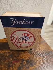 NEW - New York Yankees Iconic Wooden Puzzle 270pcs 14.8" X 16.3"  Sealed - Picture 1 of 8