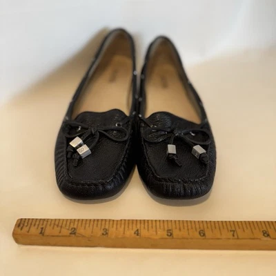 Zapatos para mujer Michael Kors 7,5 M estilo mocasín suelas de cuero y goma negras ** Foto 1 de 4