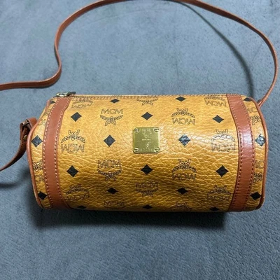 Bolso de hombro cilíndrico MCM Visetos marrón con estampado integral auténtic... - Imagen 1 de 4