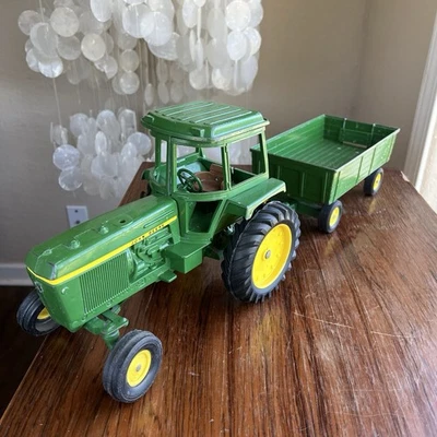 Vintage Ertl John Deere 0744 Tractor & Wagon 1:16 Diecast USA Farm Toy Green - Image 1 of 4