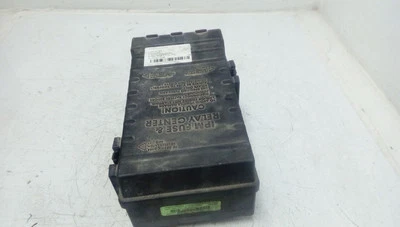 Scatola fusibili CHRYSLER VOYAGER IV RG, RS 05144579AB 2.78 Diesel 27702409 - Immagine 1 di 4