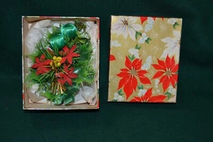 Vintage Weihnachtscorsage ~ beflockter Weihnachtsstern Blumen ~ Weichplastik ~ verpackt - Bild 1 von 9