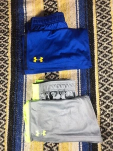 Lot 2 Under Armour HEAT GEAR Athletic Running Shorts Boys YLG Youth L Loose - Picture 1 of 6