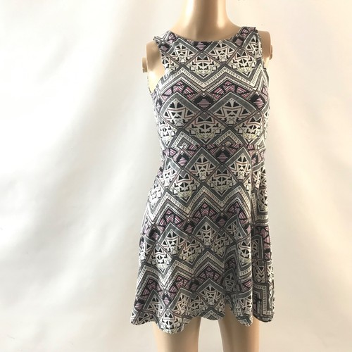 UNDERCOVER Abito senza maniche rosa Victoria Secret taglia XS schiena aperta multicolore nuovo