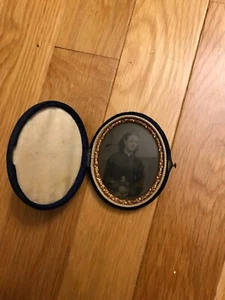 Antiker ovaler Taschensamt einer Dame Daguerreotypie Ambrotype Farbfoto - Bild 1 von 4