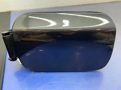 2011 - 2016 宝马 550I 后燃料箱门带房屋口袋 | 深灰色 (A90) — 第 1/4 张图片