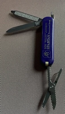 Victorinox 58 мм классический SD швейцарский армейский нож фиолетовый ** спартанские акции ** - Изображение 1 из 4