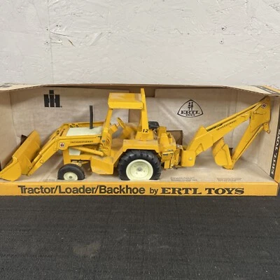 IH International Ertl Toys 1/16 Scale Tractor Loader Backhoe #472 With Box - Image 1 of 4