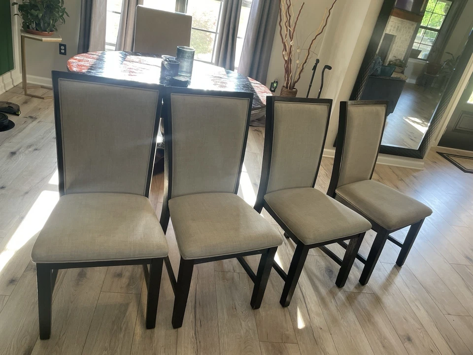 Juego de sillas de salón y comedor Foto 1 de 4