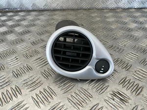 Grille Aération Gauche - RENAULT CLIO III (3) PHASE II (2) De 03-2009 à 12-2014 - Picture 1 of 2