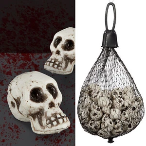 50 Mini Totenköpfe im Netz Skulls Totenkopf Set Halloween Party Deko Schädel - Bild 1 von 5