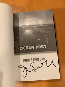 SIGNED Ocean Prey By John Sanford Lucas Davenport  Series # 31 HC 1/1 + PHOTO - Picture 1 of 6