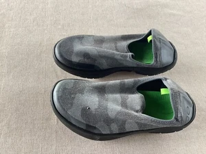 Oofos Shoes 9 OOmg eeZee Low Slip On 9 Sneakers Shoes 9 Camo Comfort - Picture 1 of 23