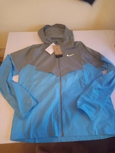 BNWT Nike Light Running Jacket Packable Men's Size medium raincoat 40" RRP £100 - Picture 1 of 5