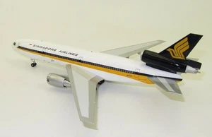 MODELOS WB WBDC103008 1/200 MD DC-10-30 SINGAPORE AIRLINES REG: 9V-SDF CON SOPORTE - Imagen 1 de 2