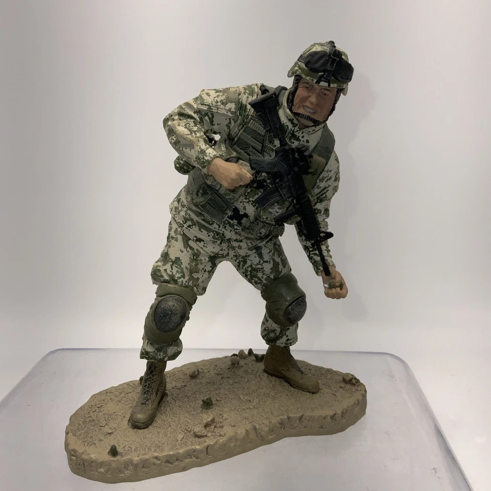 Figura de acción McFarlane Military Series - Army Infantry Grenadier Foto 1 de 4