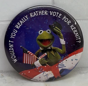 1980 Muppets WOULDN'T YOU REALLY LIEBER VOTE KERMIT Frog Pinback 3,5" BUTTON - Bild 1 von 5