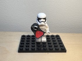 LEGO Star Wars First Order Stormtrooper Officer Minifigure (sw0664) - Set 75104