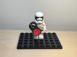 LEGO Star Wars First Order Stormtrooper Officer Minifigure (sw0664) - Set 75104 - Picture 1 of 3