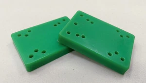 Pair of VINTAGE Skateboard Solid Green RISER PADS ~ 1/2" ~ Hard Rubber - Picture 1 of 7